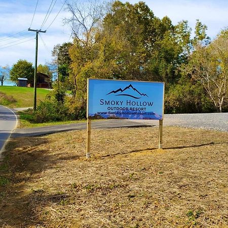 Smoky Hollow Outdoor Resort Covered Wagon سيفيرفيل المظهر الخارجي الصورة